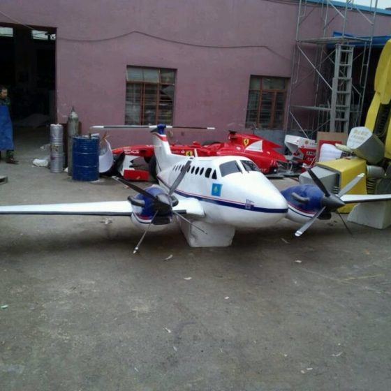 Large scale aircraft model